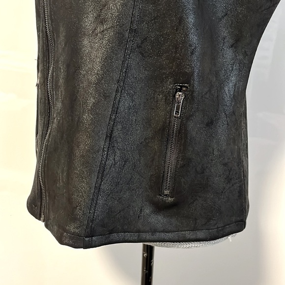 SOLITAIRE NWOT Black Faux Leather Biker Moto Vest, Size M - Picture 3 of 9